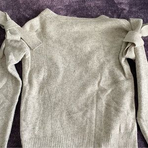 Ann Taylor Sweater w/ Bow on Arm/Shoulder Size Small